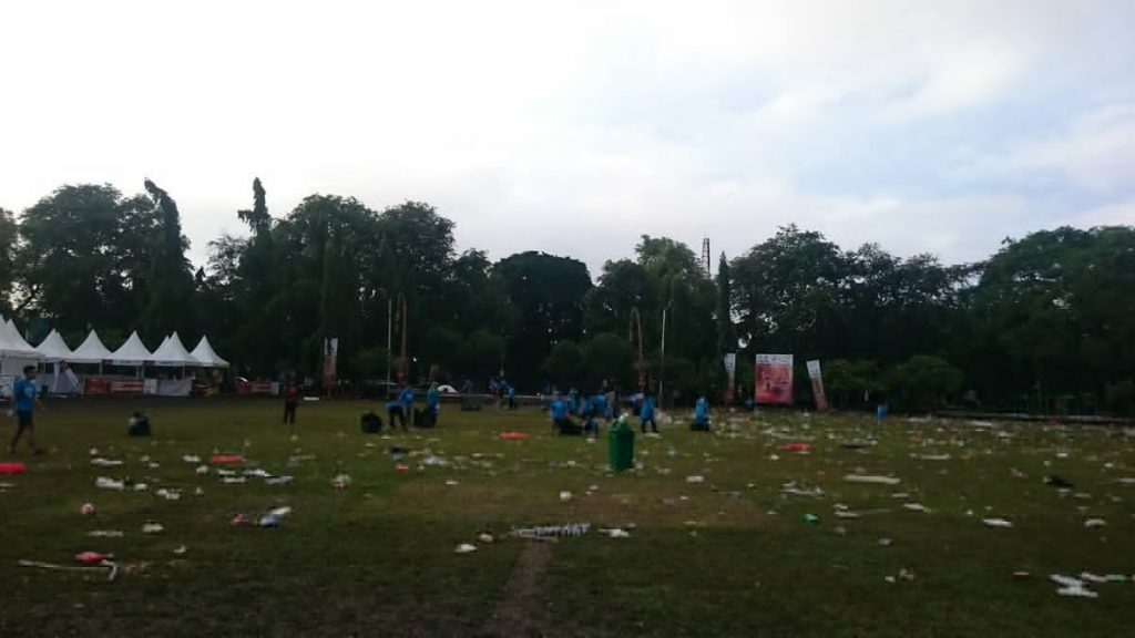 Clean The City dan Love For All Hatred For None Buat Warga Penasaran