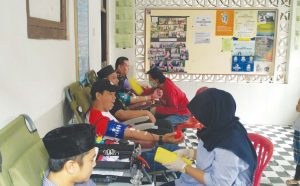 Disambangi Kapolsek, Warga Ahmadiyah se-Bogor Donorkan Darah