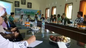 Ingin Tahu Tentang Ahmadiyah, Pendeta dan Pengurus GKP Klasis Cirebon Kunjungi Ahmadiyah Manislor