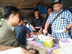 Baksos dan Bakar Lobster Hangatkan Silaturahmi Warga Ahmadi Yogya dan Jateng