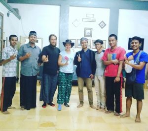 Turis Asal Canada Kagum dengan Keramahan Orang Ahmadiyah