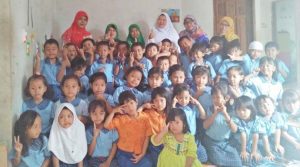 Lajnah Imaillah Cianjur Peringati Hari Buku Sedunia Bersama Siswa PAUD