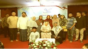 Jemaat Ahmadiyah Yogya Sahur Bareng Istri Gus Dur