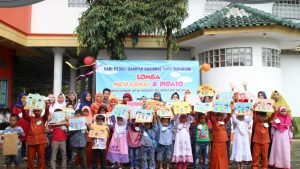 Lomba Mewarnai dan Pidato di Bank Sampah Hijau Lestari