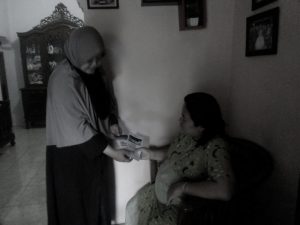 Keakraban Muslimah Ahmadiyah Ciandam dan Ibu Kades