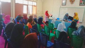 Muslimah Ahamadiyah Paninggilan Gelar Penyuluhan dan Pembagian Zat Besi untuk Ibu Hamil dan Remaja Putri