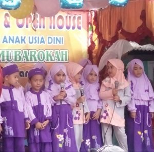 Ketda Jabar 04 Hadiri Pentas Seni SPS Al-Barokah Bersama Ibu Lurah