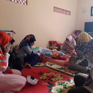 Pererat Silaturahim Muslimah Ahmadiyah Ciandam Dengan Ibu Lurah