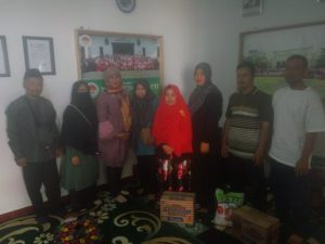 MUSLIMAH AHMADIYAH CICALENGKA SILATURRAHIM  KE YAYASAN ANAK YATIM “YAMUTI”