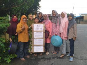 Muslimah Ahmadiyah Tebing Tinggi Bagikan Takjil Gratis