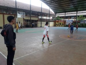 Tim Futsal Pemuda Ahmadiyah Manislor bertandang ke SMAN 1 Jalaksana