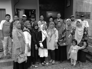 JAI Panunggangan Timur Silaturahim Lebaran ke Pak Lurah