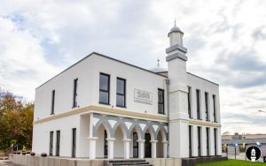 Lagi, Cahaya Islam Terbit Dari Barat. Peresmian Mesjid Bait-ul-Hamid Agungkan Asma Allah (swt) di Fluda, Jerman.