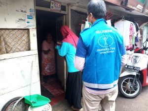 Peduli Covid 19 Ahmadiyah Jakarta Pusat Edukasi dan Berbagi ‘Hand Sanitizer’ ke Masyarakat