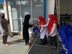Senyum “Si Biru”  di antara Kibaran Merah Putih