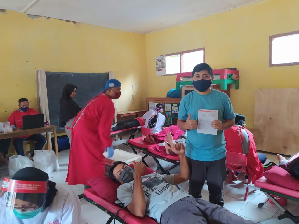 Ratusan Pengikut Ahmadiyah Tenjowaringin Donorkan Darahnya