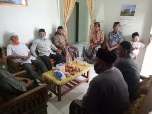 Kunjungi Mubalig Ahmadiyah Majalengka, DKM Cikasarung Bahas Kiat Memakmurkan Masjid
