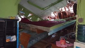 Perempuan Ahmadiyah Cempakamulya Bantu Korban Banjir di Cianjur