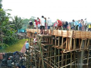 Warga Ahmadiyah Sukamaju dan Non-Ahmadi Bergotong Royong Bangun Gedung Serba Guna