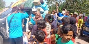 Relawan Humanity First Salurkan Bantuan kepada Korban Banjir Seruyan