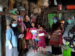‘Sedekah Jumat’ Perempuan Ahmadiyah Kebayoran