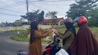Perempuan Ahmadiyah Tanggul Harapan dan Seruyan – Kalimantan Tengah, Ramaikan Ramadhan dengan Indahnya Berbagi