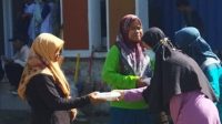 Perempuan Ahmadiyah Ciseeng Berbagi di Jumat Berkah