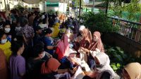 Lajnah Kebayoran Gelar Bazar Murah Pakaian dan Sembako, Laris diserbu Masyarakat