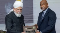 Khalifah Ahmadiya : Kunci Kota Zion Sekarang Berada di Tangan yang Aman