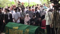 Prosesi Pemakaman Amir Nasional Jemaat Ahmadiyah Indonesia
