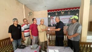 Jemaat Ahmadiyah Bekasi Beri Sumbangan kepada Korban Gempa Cianjur