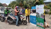Hari Pelajar Internasional, Humanity First Gandeng Mahasiswa UI Bagikan Makanan kepada Driver Ojol