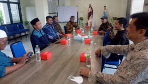 Perkuat Silaturahmi, Ahmadiyah Depok Kunjungi Gereja Santo Paulus