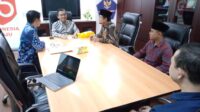Jubir JAI Serahkan Undangan Jalsah Salanah Indonesia 2023 ke Kantor Staf Presiden RI