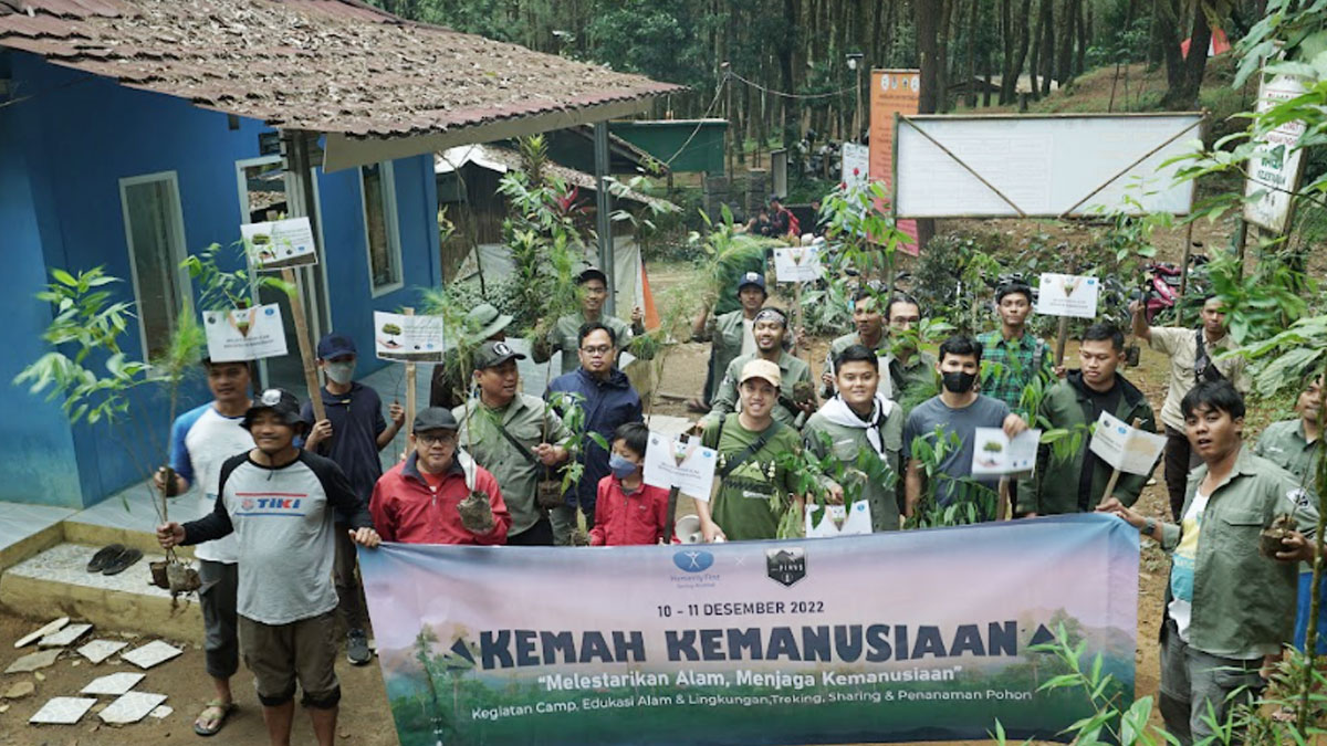 Komunitas PINUS gandeng HF Indonesia gelar kemah kemanusiaan di Gunung Salak