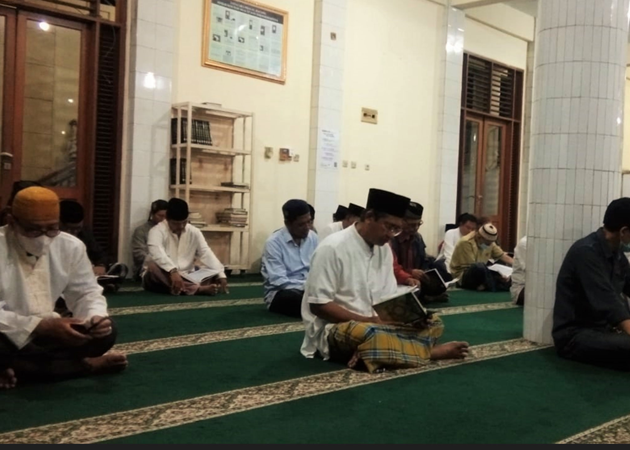 Muslim Ahmadiyah Gondrong Tangerang gelar tadarus Al-Quran.
