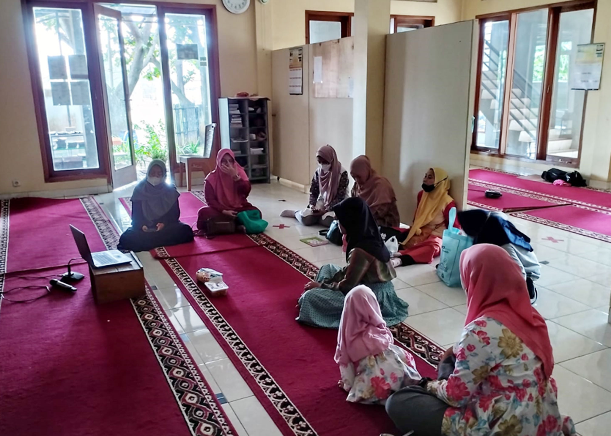 Kelas literasi yang digelar Lajnah Imaillah Cicalengka di Sumedang.