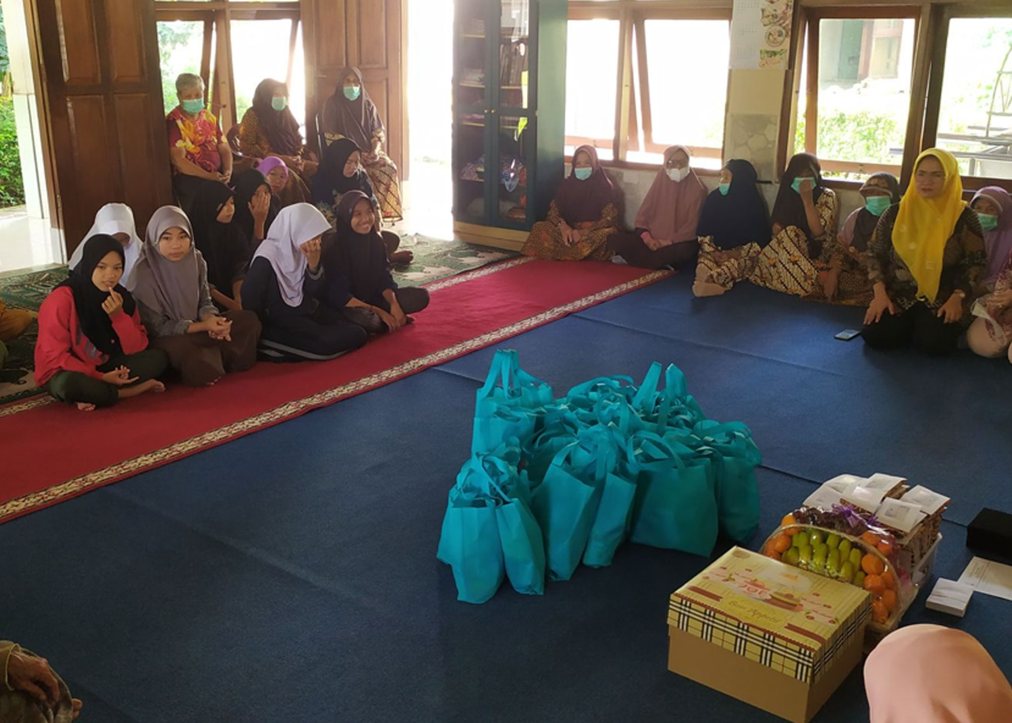 Lajnah Imaillah kunjungi panti jompo yang dikelola Dinsos Provinsi Banten.
