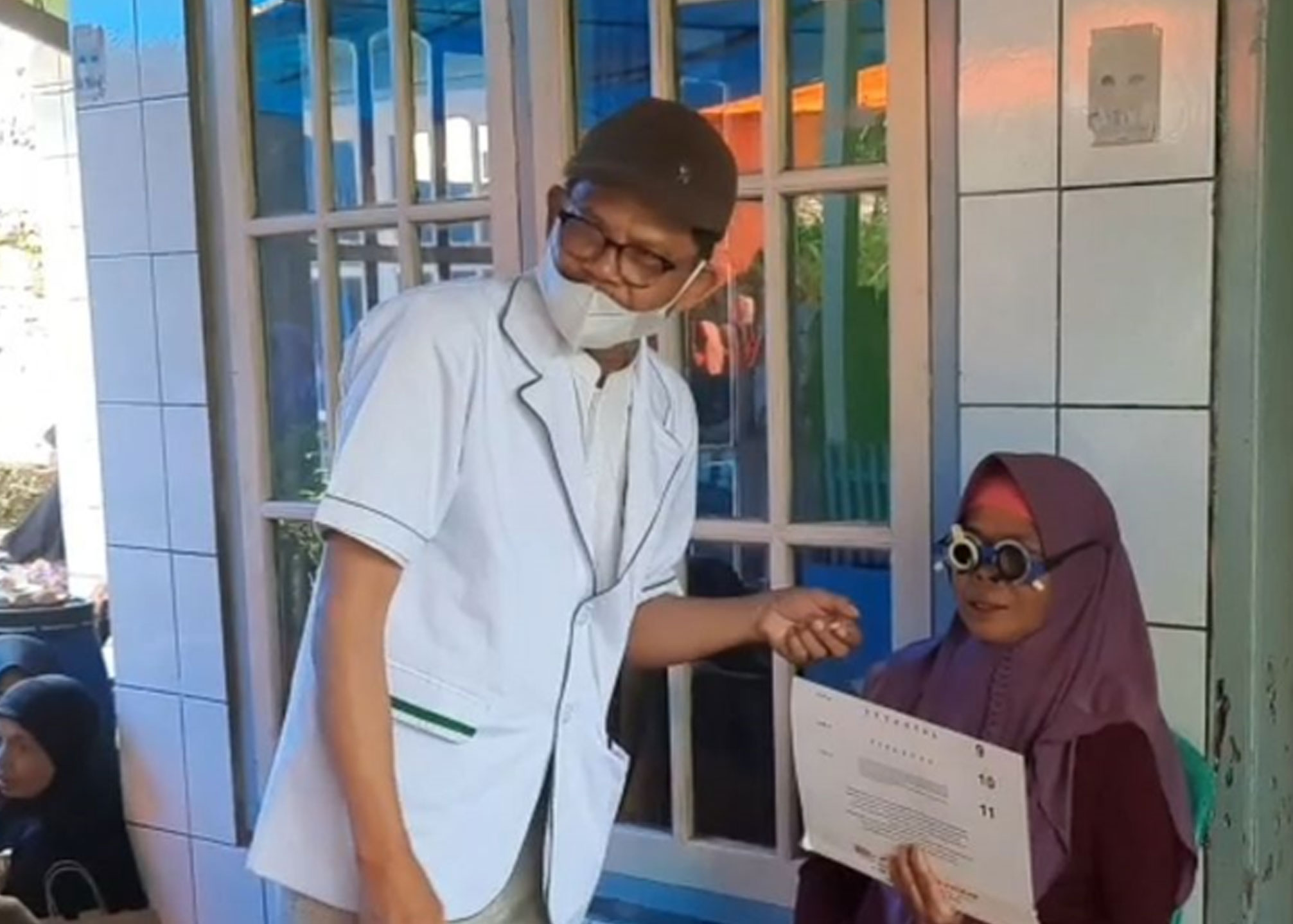 Pengobatan mata gratis dalam baksos JAI Bandung