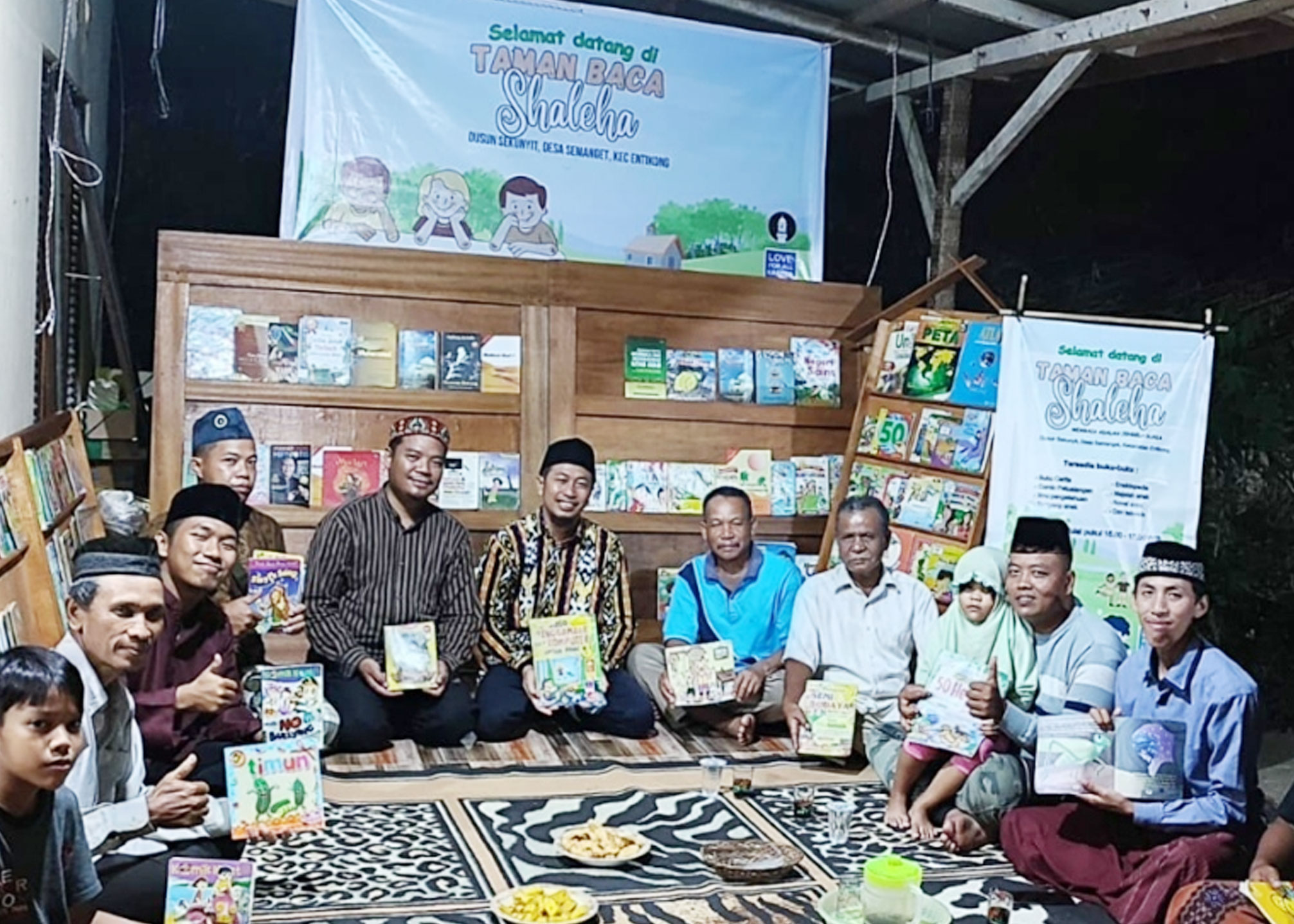 Peresmina Taman baca Shaleha di Sanggau dapat apresiasi tokoh masyarakat.