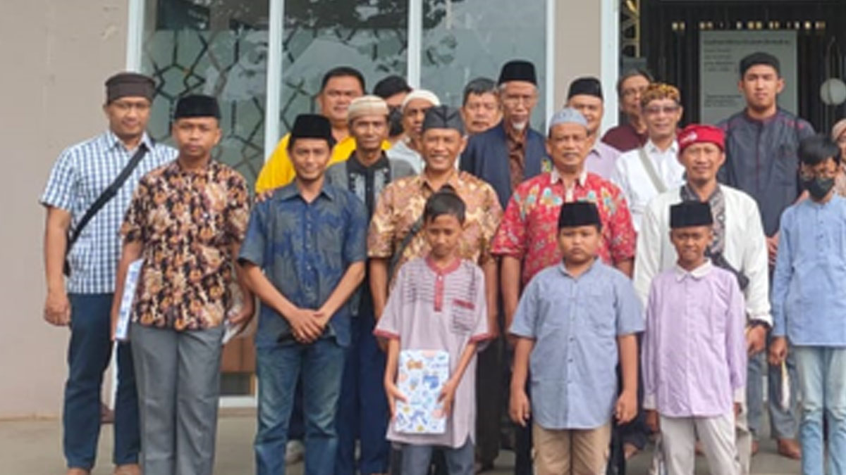 Wisata tarbiyat JAI Pagedangan Tangerang ke Markaz Jemaat Ahmadiyah Indonesia di Kemang, Kabupaten Bogor.