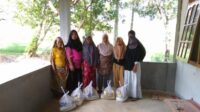Ramaikan Program SERASI, JAI Solok Sumbar Bagikan Paket Sembako Spesial Ramadhan