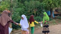 Tingkatkan Kepedulian di Ramadhan, Lajnah Cicakra Cianjur Bagi Sembako dan Takjil untuk Warga