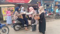 Ahmadiyah Cipeuyeum Cianjur Gandeng Polsek Bojong Picung, Berbagi Takjil Bersama