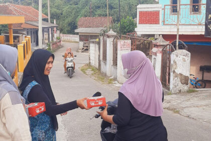 berbagi iftar gratis jemaat ahamdiyah cibereum