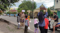 Tanamkan Kepedulian Generasi Muda, Jemaat Ahmadiyah Lahat Berbagi Hidangan Buka Puasa