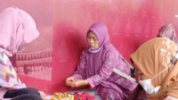 Manfaatkan Limbah Organik, Lajnah Imaillah Manislor Adakan Pelatihan Pembuatan Eco Enzyme