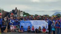 HUT Kota Sintang, Relawan Clean The City Bersihkan Area Eks Bandara Soesilo