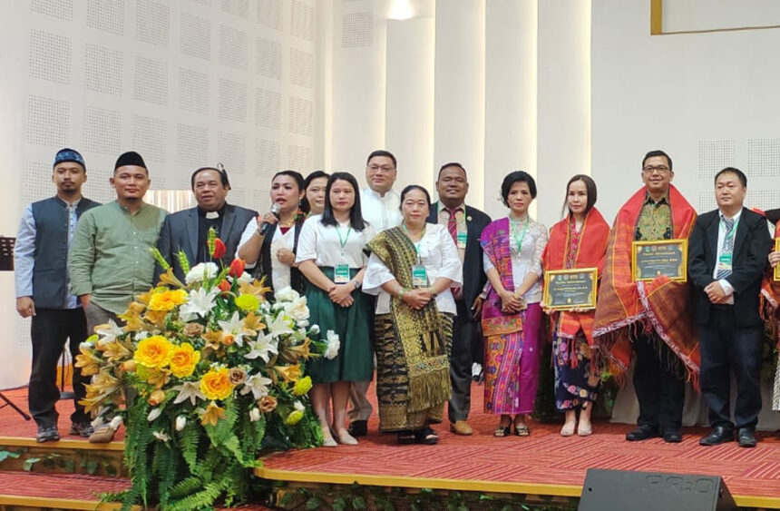 Jemaat Ahmadiyah Sumatera Utara hadiri undangan acara paskah.