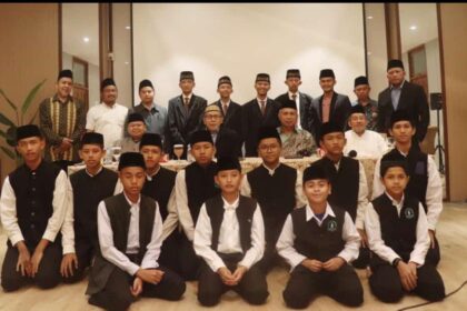 Wisudawan sekolah Tahfidz Ahmdiyah